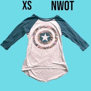 NWOT Captain American Raglan T-shirt